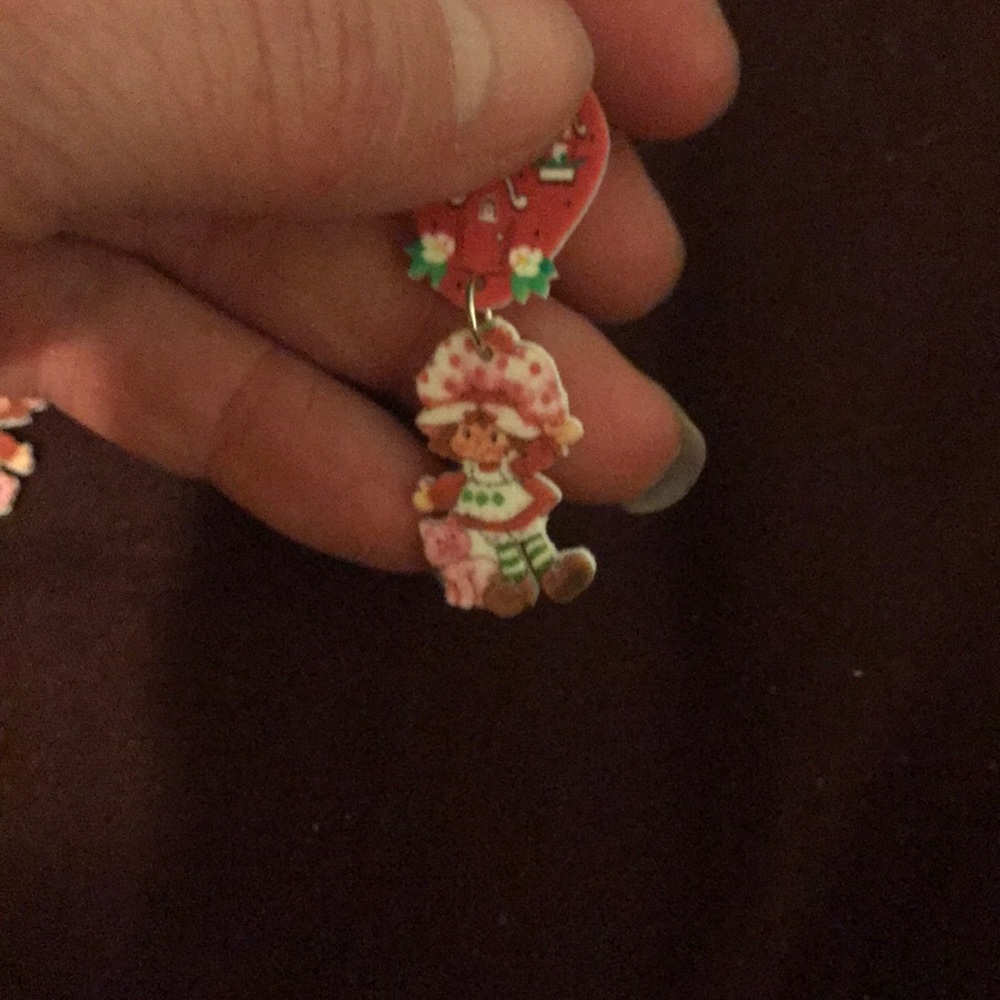Handmade Strawberry shortcake earrings - Picture 3 of 4